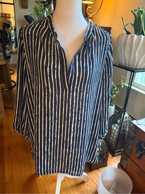 Women's Banana Republic Navy and White Striped V-Neck Blouse